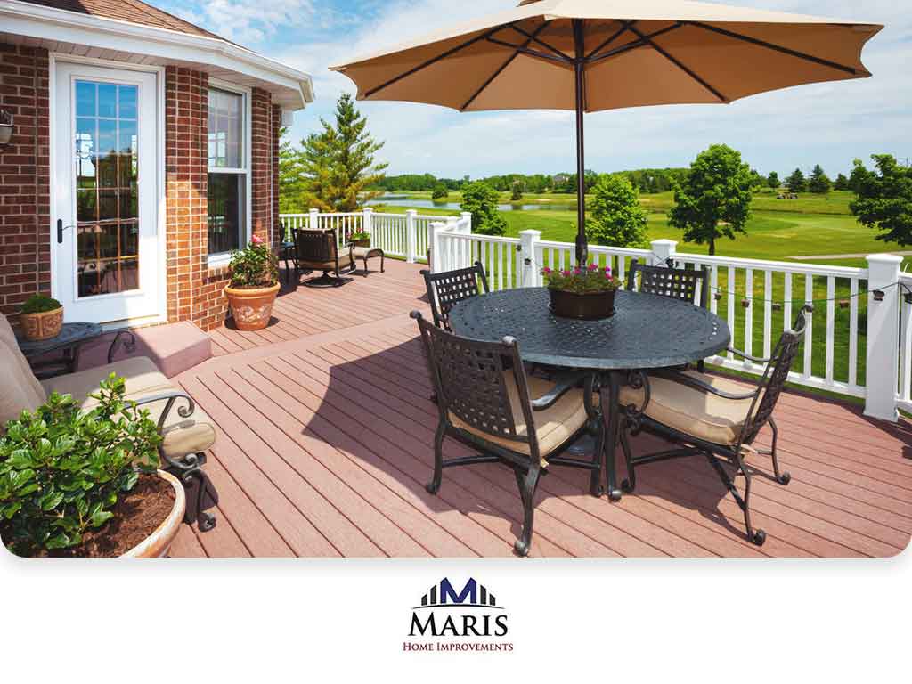 Vinyl Decking and Its Pros and Cons